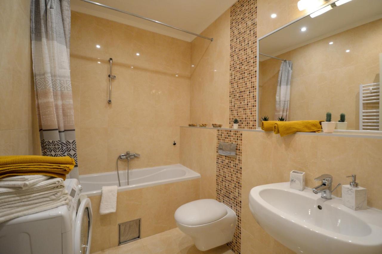 נובי סאד Spacious Studio Park City מראה חיצוני תמונה