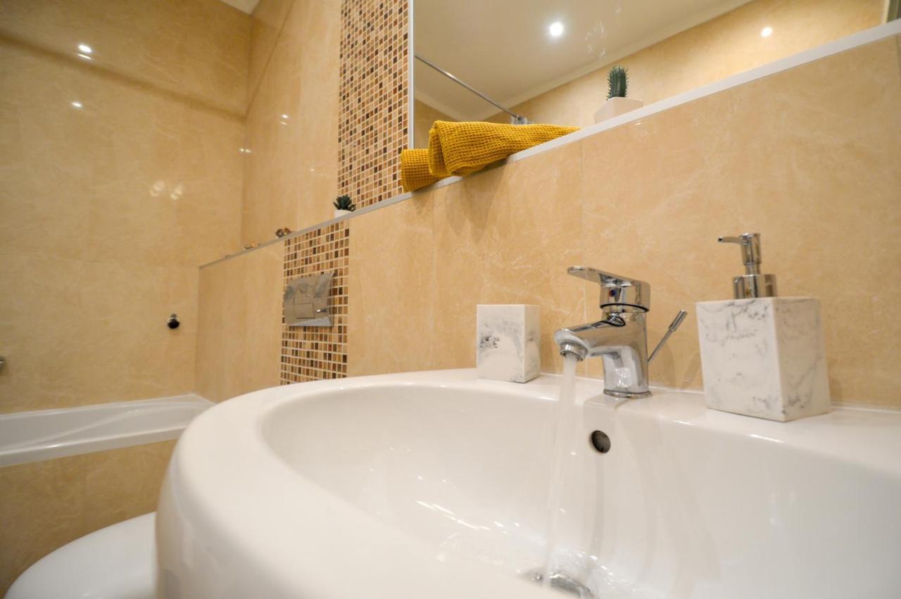 נובי סאד Spacious Studio Park City מראה חיצוני תמונה